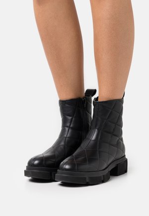 CPH48 - Bottines à plateau - black