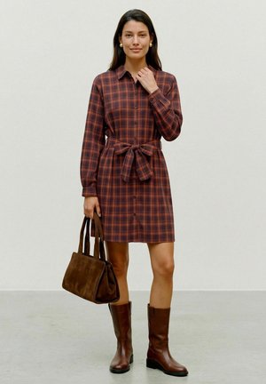 Vero Moda, DRESS VMBELINDA SHORT DRESS - Robe chemise - navy blazer