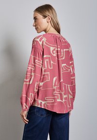 Street One MIT SMOCK-DETAILS - Camicetta - rosa