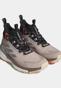 adidas Terrex FREE HIKER 2.0 GORE-TEX® - Hikingschuh - taupe earth strata