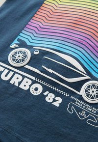 Next SHORT SLEEVE GRAPHIC STANDARD - Triko s potiskem - navy blue rainbow car