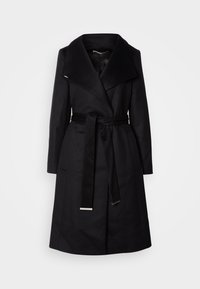 Schwarzer, langer Wollmantel mit einem großen Kragen, Wickeldesign, tailliertem Gürtel und zwei seitlichen Taschen. Hat eine elegante Textur und minimalen Hardware.