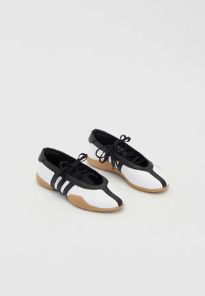 TAEKWONDO MEI BALLET - Ankle strap ballet pumps - cloud white/core black/gum