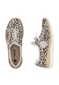 Sneaker con stampa leopardata, parte superiore beige e nera, suola testurizzata, lacci elastici, chiusura con zip e suola leggera imbottita.