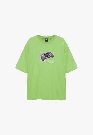 PULL&BEAR, STWD CONTROLLER GRAPHIC SHORT SLEEVE - T-SHIRT - T-shirt imprimé - green