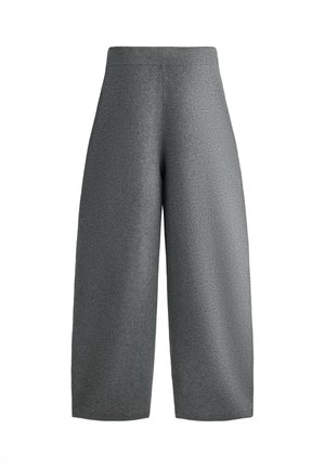 Grijze wijde broek van een textuurstof, met een geribde tailleband. Tot boven de enkel geknipt met een losse pasvorm.