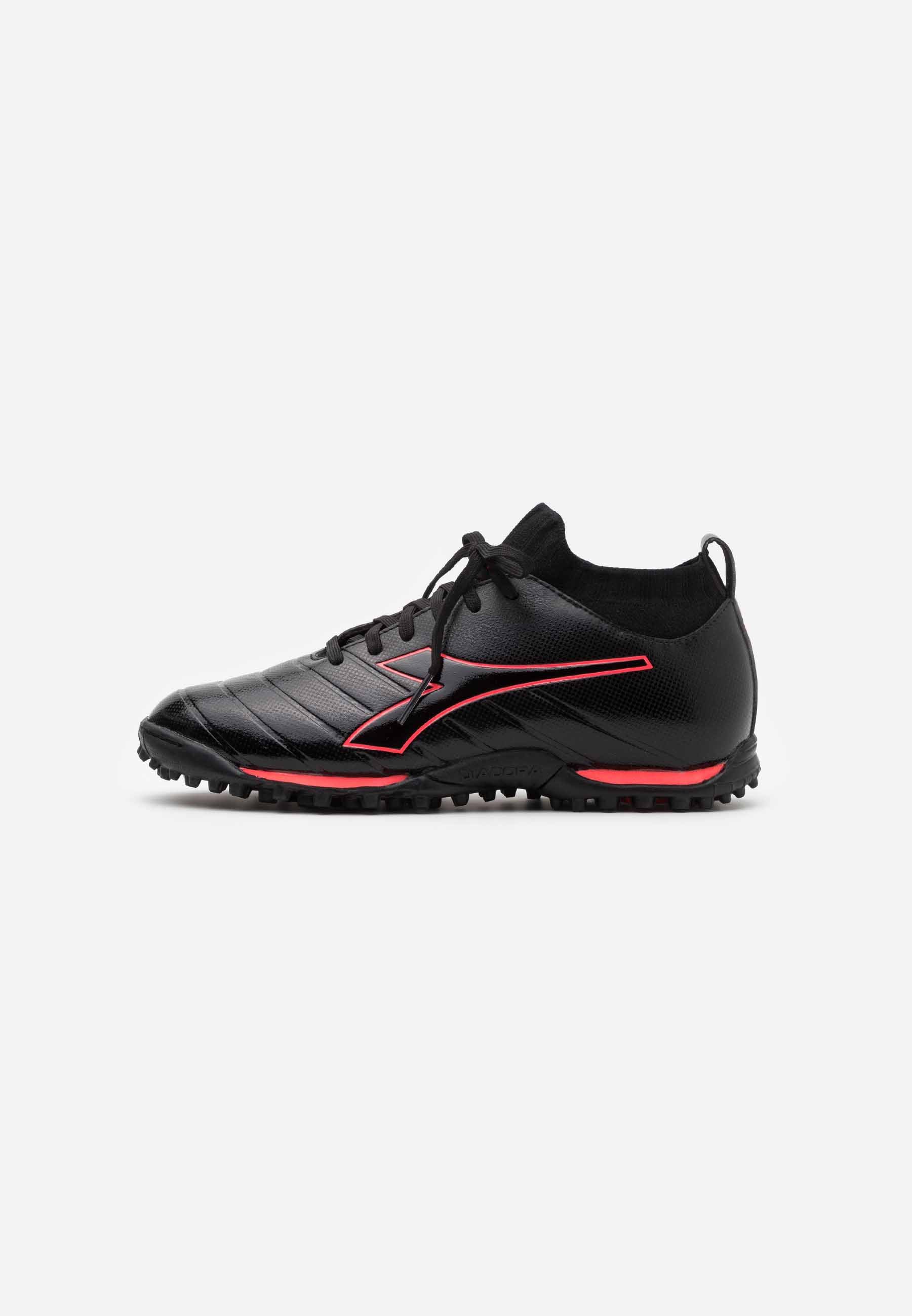 diadora astro turf trainers
