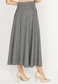 Deni Cler Milano ROZKLOSZOWANA szary