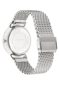 Edelstahlarmbanduhr mit einem Mesh-Armband, ausgestattet mit einem runden Gehäuse und einem minimalistischen weißen Zifferblatt. Verschluss für sicheren Halt konzipiert.