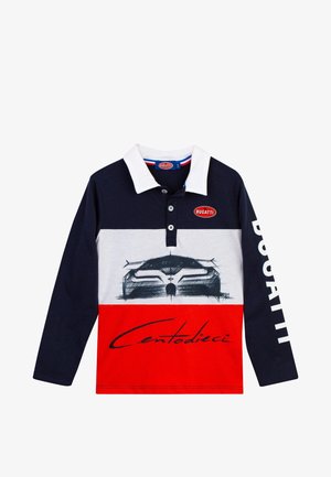 Polo à manches longues avec col blanc, haut bleu marine, partie centrale blanche avec croquis de voiture, bas rouge avec texte "Centodieci" et logo "Bugatti".
