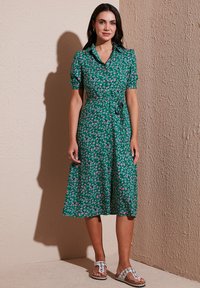 LELA REGULAR FIT - Paitamekko - green