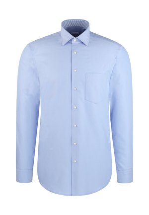Chemise à manches longues bleu clair pour homme, avec un col pointu et une poche poitrine unique, présentée sur fond blanc.