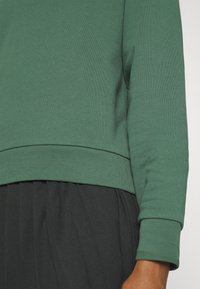 Lacoste SWEATER - Sweatshirt - sequoia