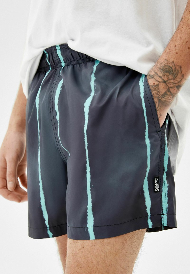 Herren Badehosen | Bershka TIE DYE Badeshorts black/schwarz - AE92030 Herren Badehosen | Bershka TIE DYE Badeshorts black/schwarz - AE92030