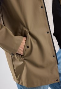 America Today Impermeabile - earth