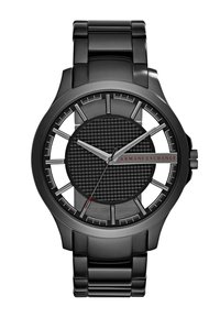 Czarny zegarek ze stali nierdzewnej z teksturowaną czarną tarczą, srebrnymi akcentami i detalem logo w kolorze czerwonym. Posiada wyraziste znaczniki godzin oraz elegancką bransoletę.