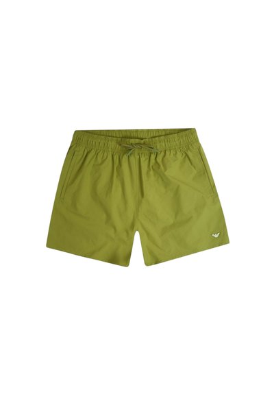 Un short de bain vert en tissu léger, avec une taille élastique, un cordon de serrage et des poches latérales. Détail de logo minimal sur le côté.
