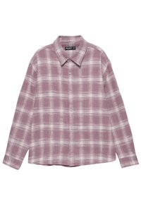 Koszula na długi rękaw na guziki z kołnierzykiem, z różowo-białym wzorem w kratę i widoczną fakturą materiału.