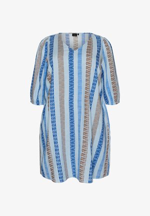 Ohlapna obleka s kratkimi rokavi, V-izrezom in vertikalnimi črtami v modri, svetlo modri in rjavi geometrijski vzorci na belem ozadju.