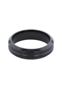 Schwarzer Keramikring mit glatter, glänzender Oberfläche und zwei horizontalen Rillen um das Band. Zirkuläre Form, leichtes Design.