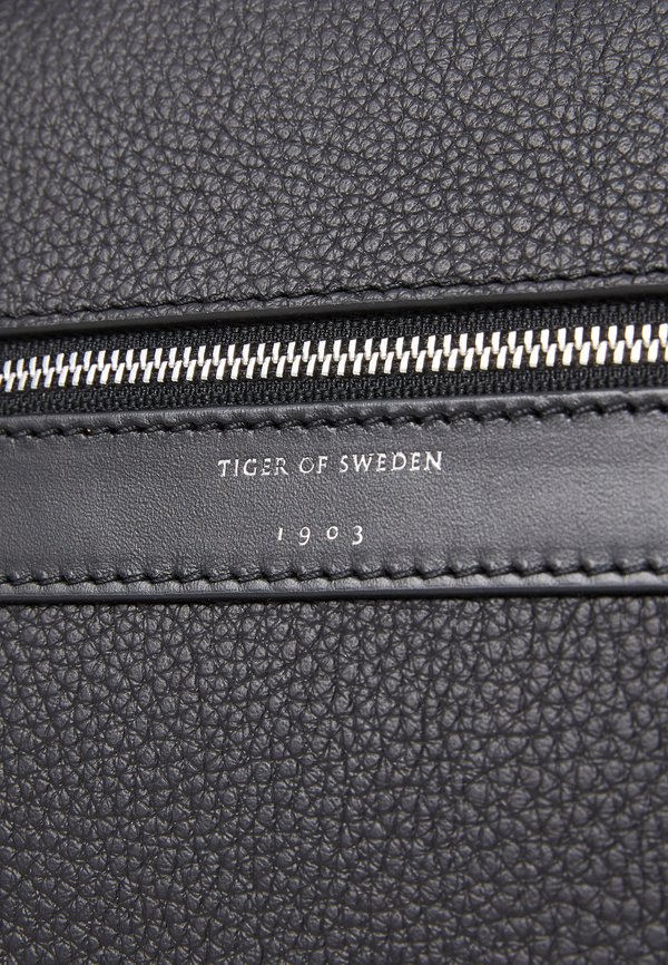 MEDINAN UNISEX - Briefcase4