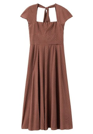 Vestido midi marrón con lunares blancos, mangas cortas, escote cuadrado y detalle de lazo en la espalda.