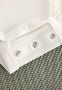 Thumbnail Image 3
