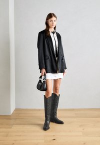 Alma en Pena Cowboy/biker ankle boot - black