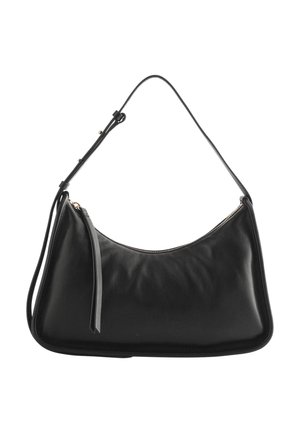 Sort skuldertaske i læder med en slank justerbar rem og lynlås med en lang læderflig.