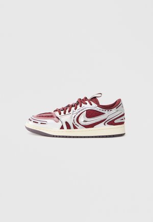 AIR 1 - Sneaker low - dark team red/metallic silver-coloured/coconut milk
