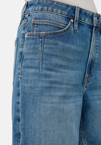 s.Oliver MIT WASCHUNG - Jeans Shorts - ozeanblau