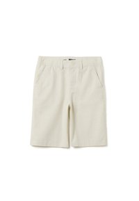 Pantalones cortos beige hechos de tela ligera, con un frente plano, dos bolsillos laterales y una cinturilla elástica con cierre de botón.