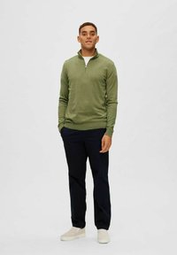 Selected Homme SLHBERG HALF ZIP - Stickad tröja - vineyard green