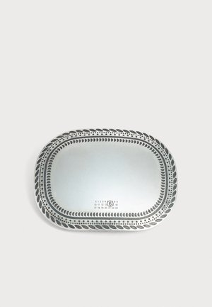 MM6 Maison Margiela, BUCKLE MOTIF PINK CLIP UNISEX - Other accessories - silver-coloured