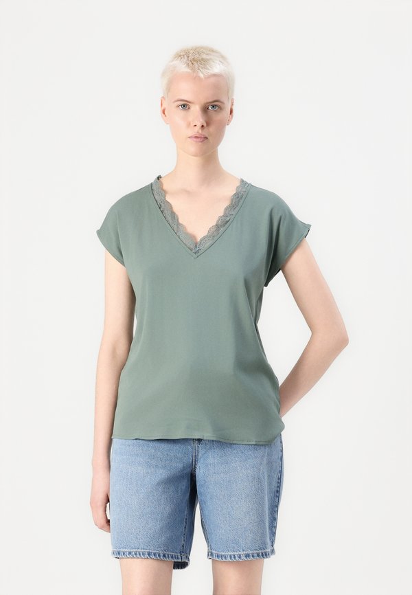 VMBELLA - Top - laurel wreath