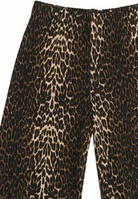 Hlače širokog kroja s uzorkom leoparda, s elastičnom gumom u struku, izrađene od teksturirane tkanine smešane smeđe, crne i krem boje.