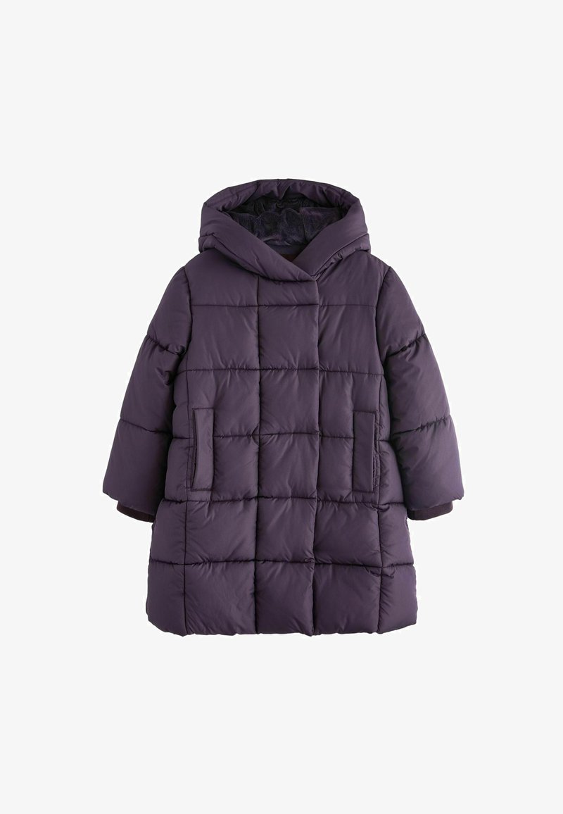 Vastag, lila kabát, kapucnival, steppelt mintázattal, nagy oldalsó zsebekkel és széles ujjal. Puha tapintású és meleg szigetelés.