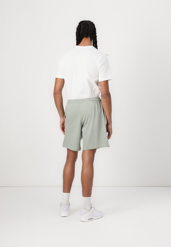 CLUB SHORT - Shorts3