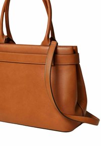 Brun læder tote taske med struktureret design, glat tekstur, korte håndtag og en aftagelig skulderrem, der har diskrete stikninger.