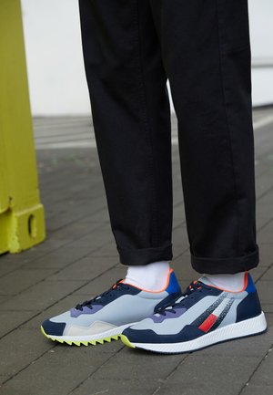 TRACK CLEAT MIX RUNNER - Sneakers basse - twilight navy
