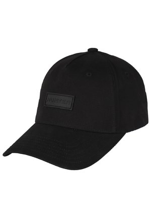 Casquette de baseball noire avec visière courbée et un patch rectangulaire affichant le mot "HUNTER" sur le panneau avant.