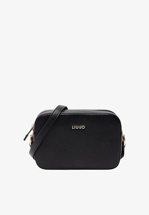 Borsa a tracolla nera in pelle con forma rettangolare, dettagli in metallo dorato e logo in rilievo. Presenta una chiusura con zip e una tracolla regolabile.