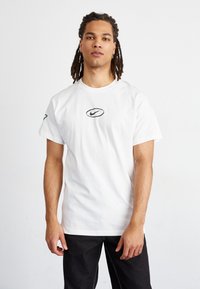 Nike Sportswear - Camiseta estampada - white Imagen en miniatura 1