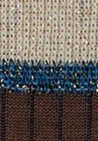 Tessuto lavorato a maglia con una parte superiore beige, una linea decorativa turchese e una base a strisce marroni. Design testurizzato e stratificato.