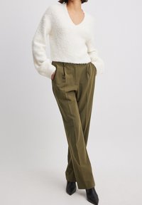 NA-KD Stickad tröja - white