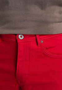 Petrol Industries Jeansshort - red melon