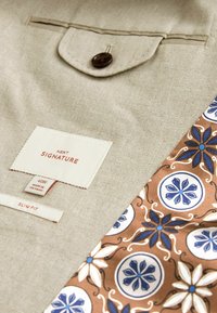 Next REGULAR FIT - Kostiuminis švarkas - neutral