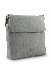Borsa a tracolla grigia in tessuto con patta pieghevole, superficie texturizzata e dettaglio del logo sulla parte anteriore. Inclusa tracolla regolabile.