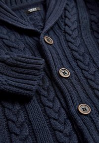 Next SHAWL COLLAR CABLE CARDIGAN - Kardigán - navy blue