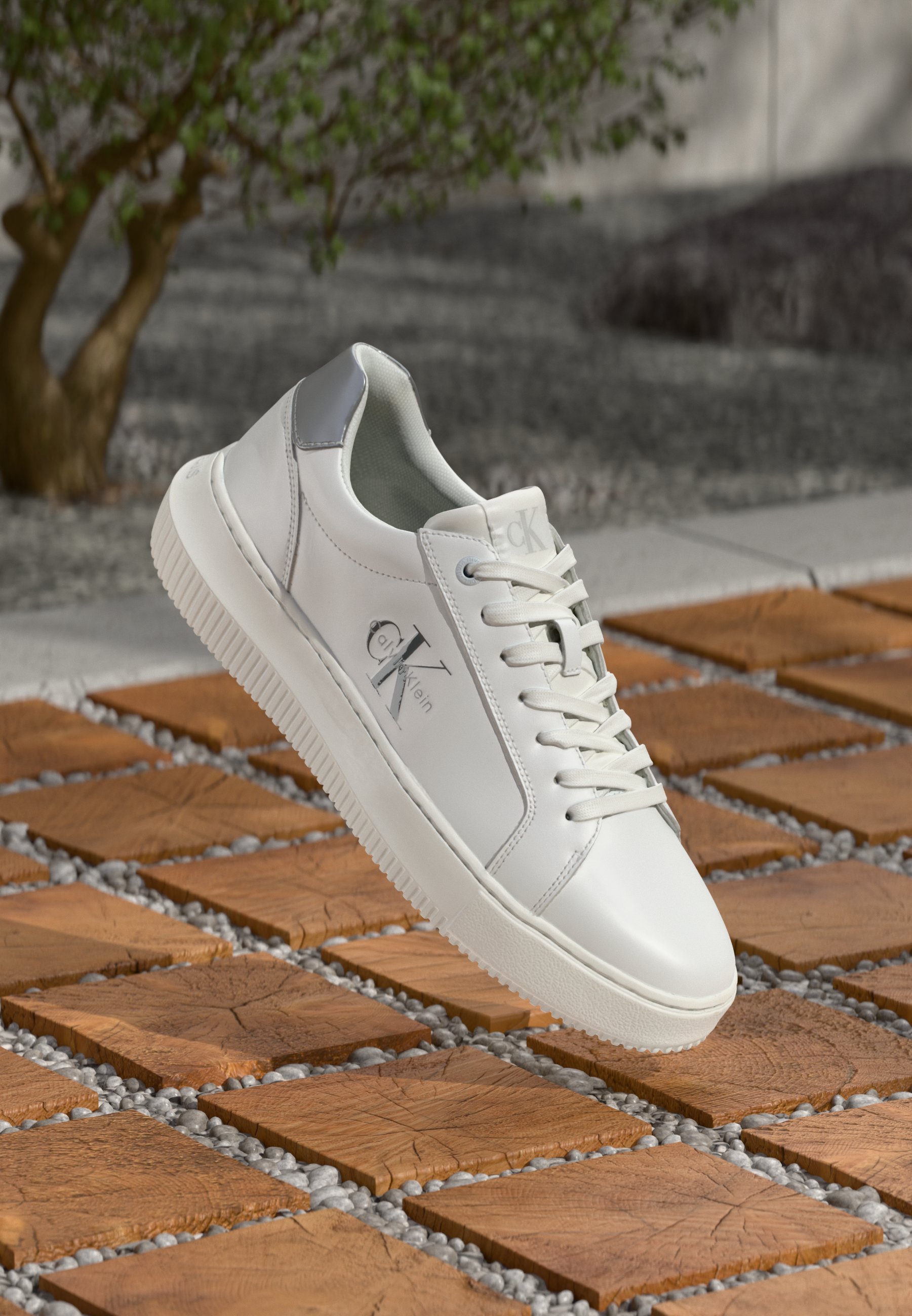 Calvin Klein Jeans CHUNKY CUPSOLE - Trainers - bright white 
